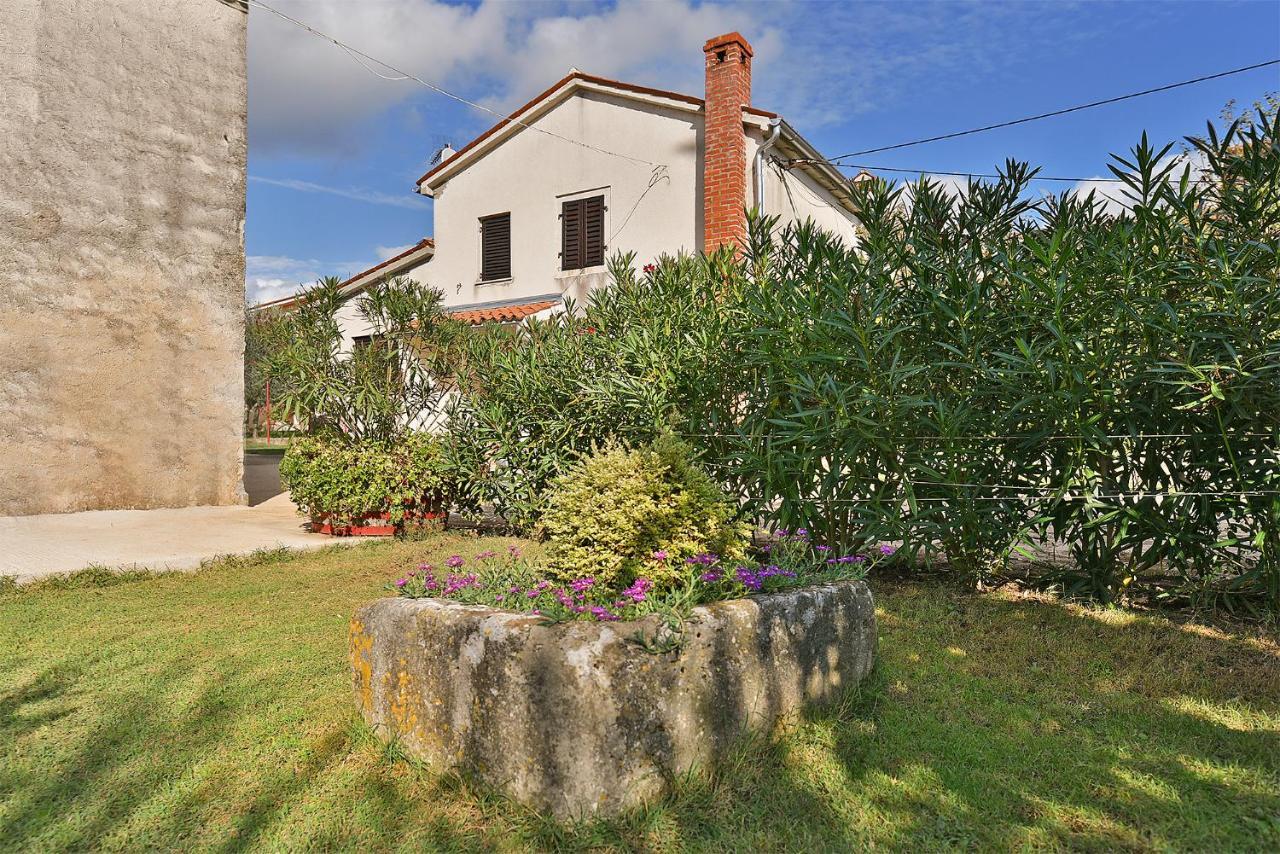 House Monteci 1378 Villa Galižana Exterior foto