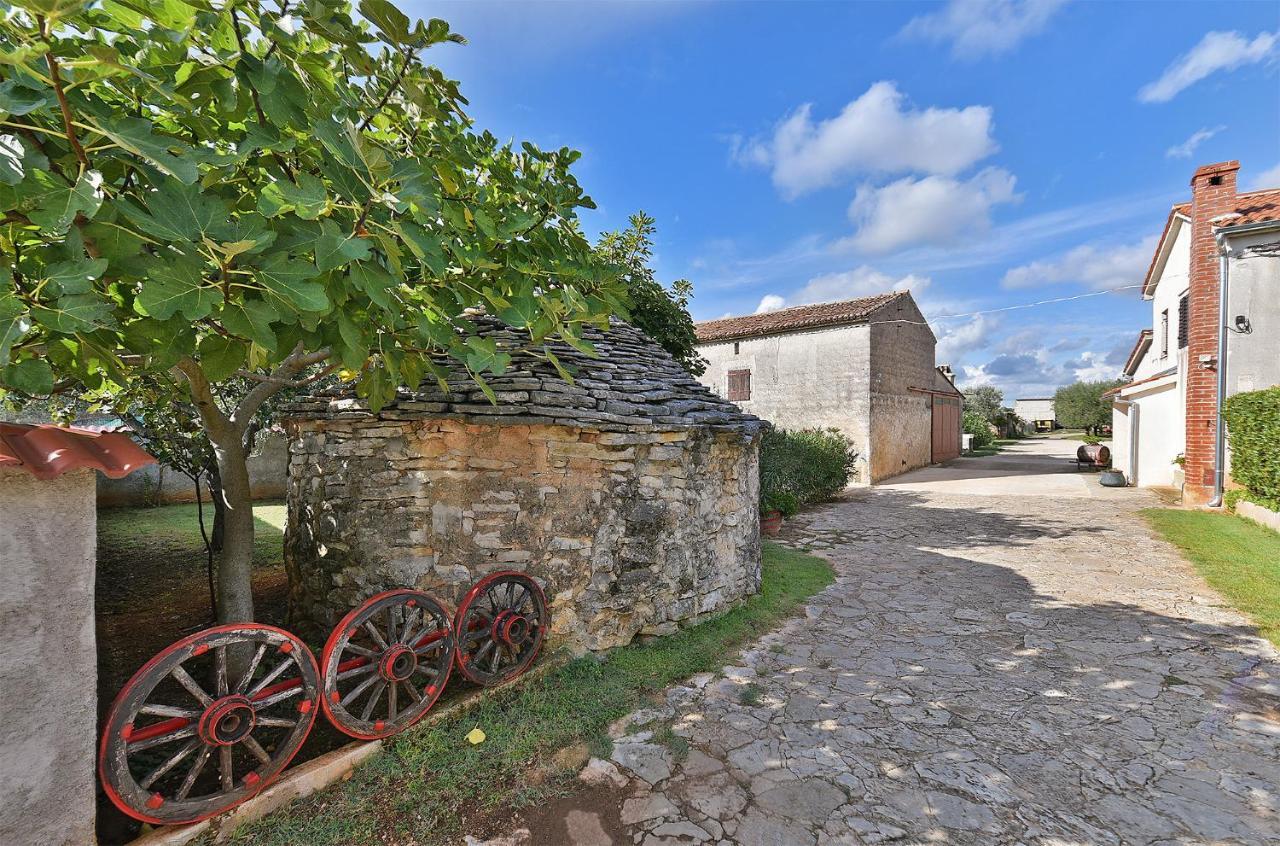 House Monteci 1378 Villa Galižana Exterior foto